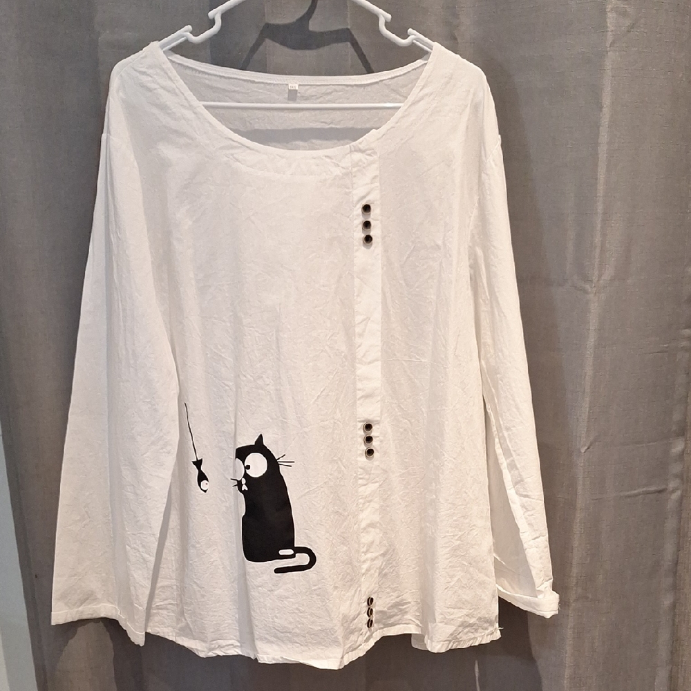 White Tunic Style Top With Black Cat Graphic Print Size 5X